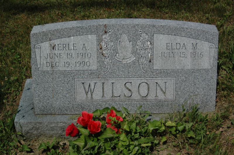 File:Gravestone Merle A & Elda M Wilson.jpg