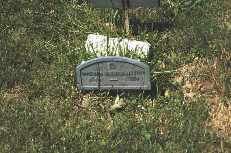 File:Grave marker Willard Slaughenhaup.jpg