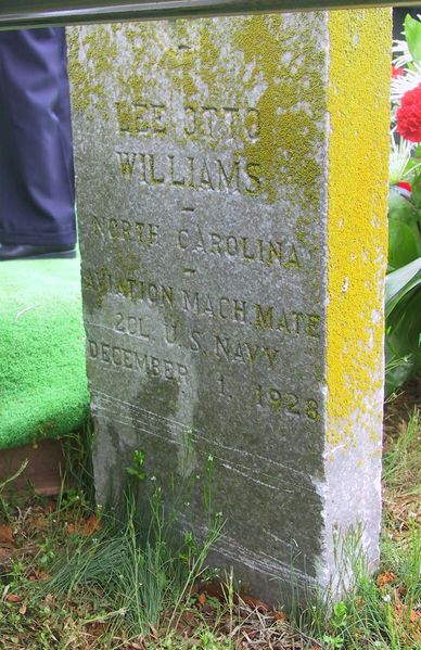 File:Gravestone Lee Otto Williams 1928.JPG