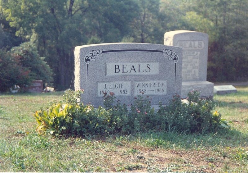File:Gravestone Elgie & Winnie Beals, Zion 1991.jpg