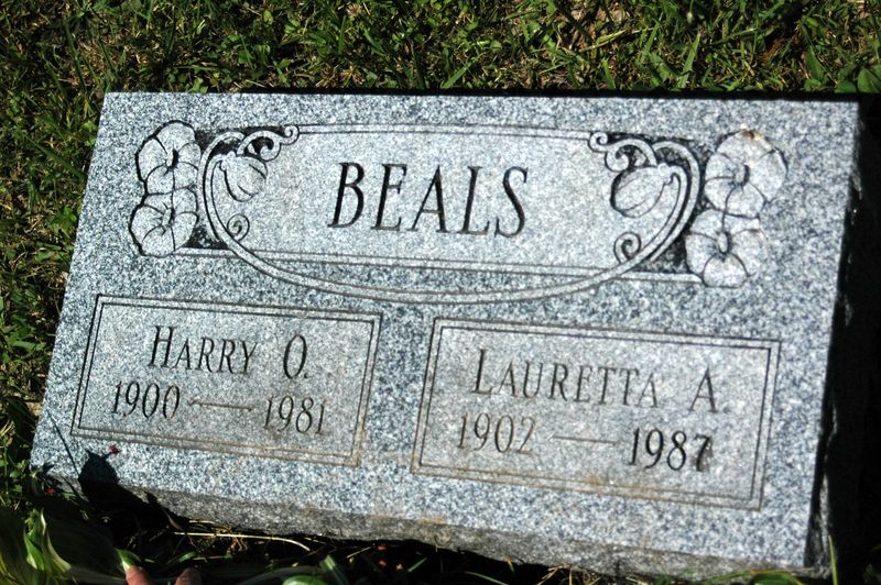 File:Gravestone Harry O & Lauretta A Beals.jpg