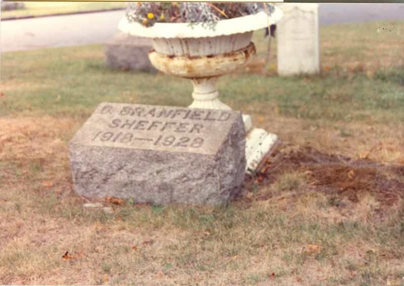File:Gravestone Sheffer O. Branfield (Jr), Emlenton Cem.jpg