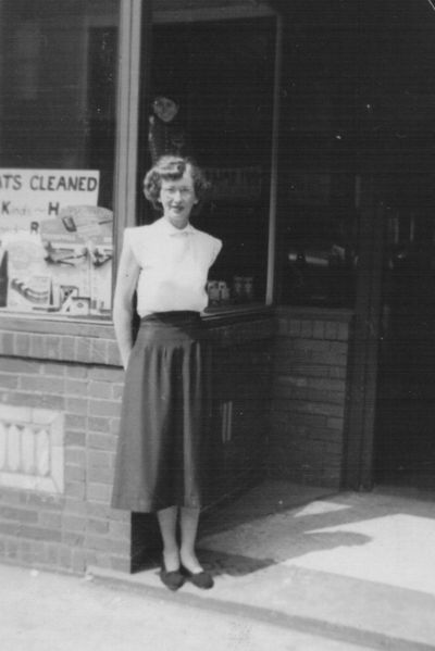 File:Ruth M Wilson hats cleaned sign.jpg