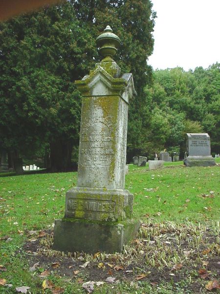 File:Gravestone Wm H & M A McCandless.JPG