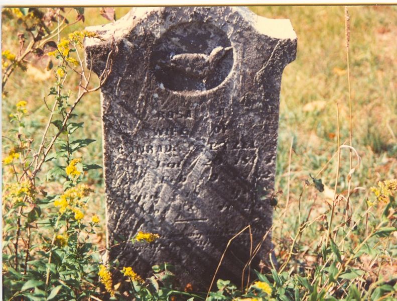 File:Gravestone Rosa Etzel.jpg
