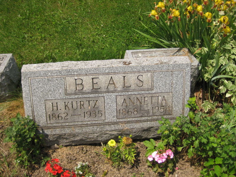 File:H Kurtz & Annetta Beals, Salem Luth.jpg
