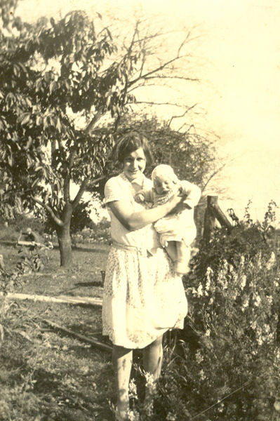 File:Hazel Sheffer & Don, at Beals farm.jpg