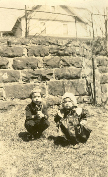 File:Branfield & Dorothy Sheffer, walled yard.jpg