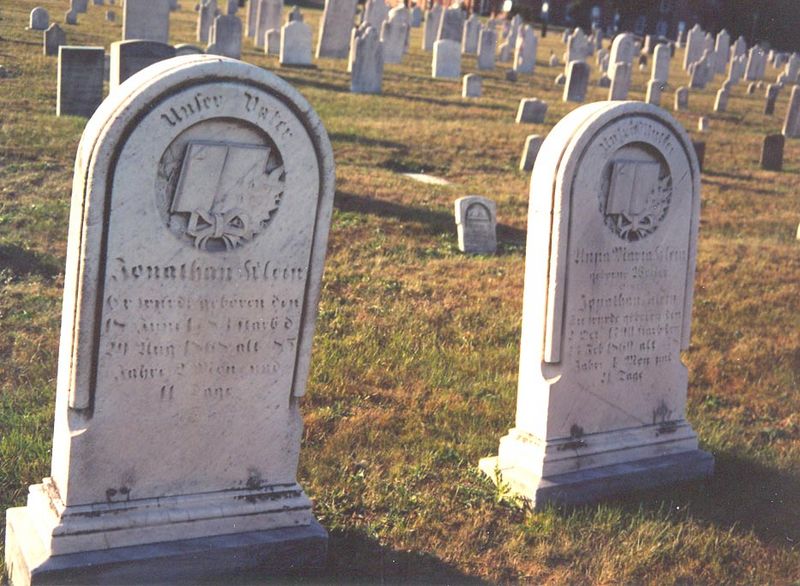 File:Gravestones Jonathan Klein & Anna Maria, Ziegel Ch..jpg