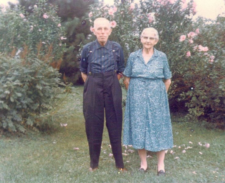 File:John Cahill McNees & Estella Weimer McNees.jpg
