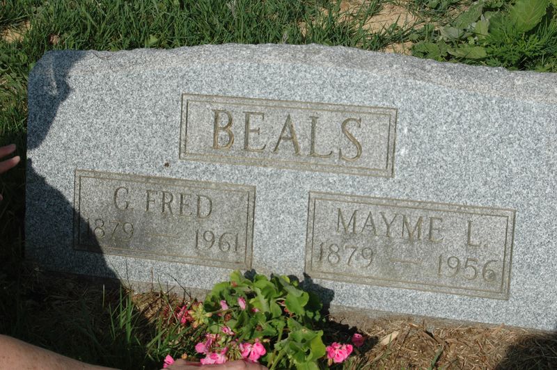 File:Gravestone G Fred & Mayme L Beals.jpg
