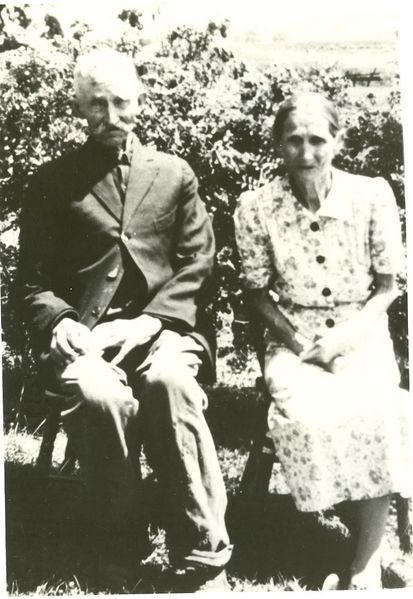 File:Isaac & Margt Wimer.jpg