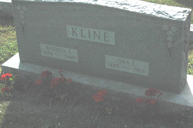 File:Gravestone Warren E & Ora E Kline.jpg