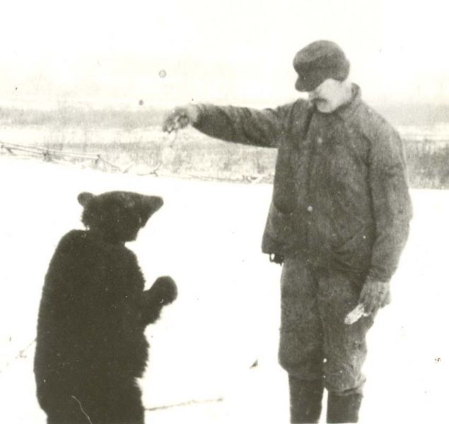 File:James L Wilson & bear.jpg