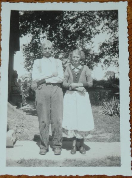 File:WIM 07 Isaac C Wimer & Margaret Jane Robinson Wimer.jpg