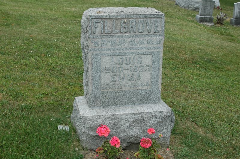 File:Gravestone Louis & Emma Fillgrove.jpg