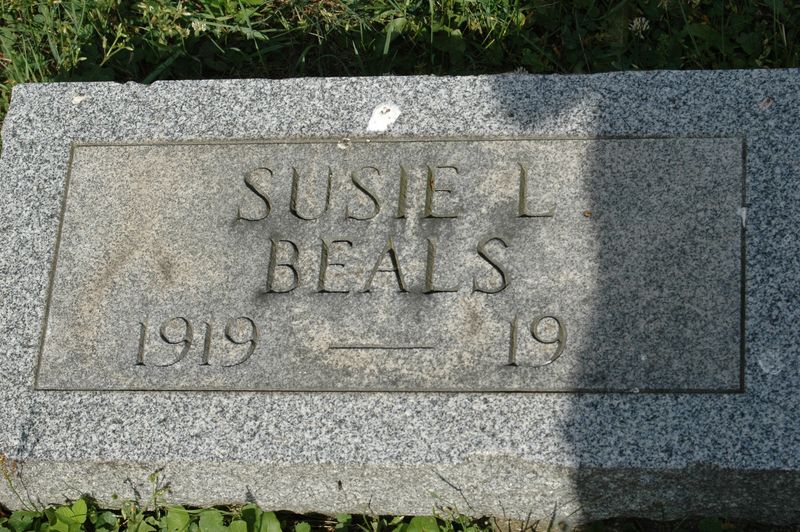 File:Gravestone Susie L Beals.jpg