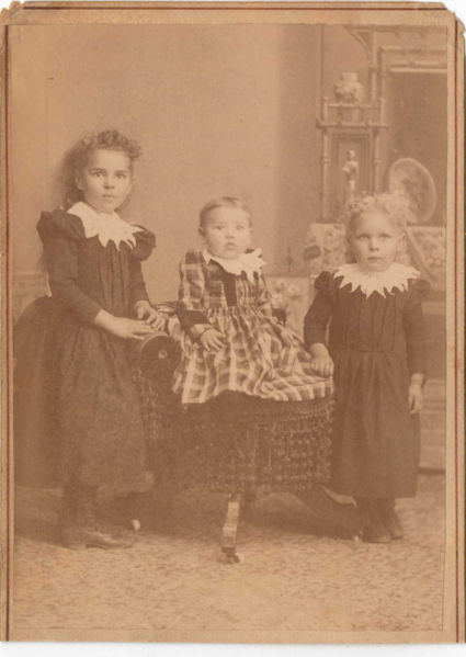 File:Annie, Gladys, Winnie Kline.jpg