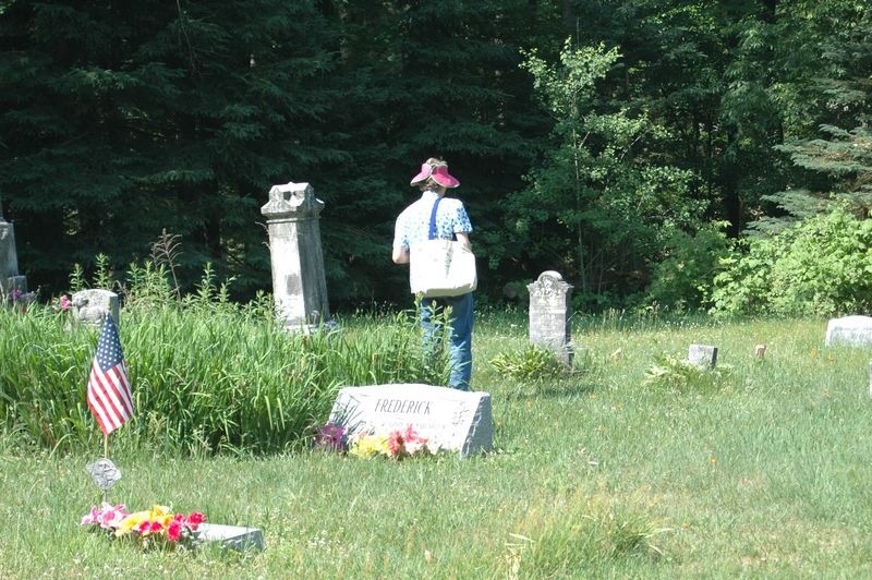 File:Liz transcribing Lieberum Cemetery.jpg