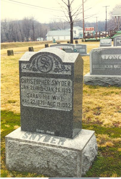 File:Gravestone Christopher Snyder.jpg