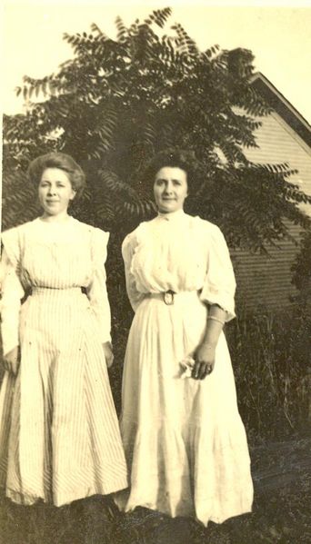 File:Winnie Kline & Bernice Frederick .jpg
