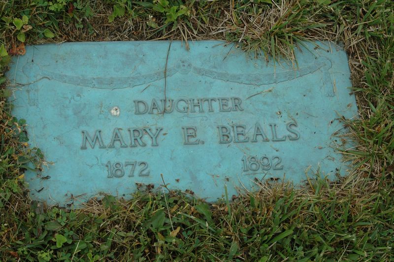 File:Gravestone Mary E Beals.jpg
